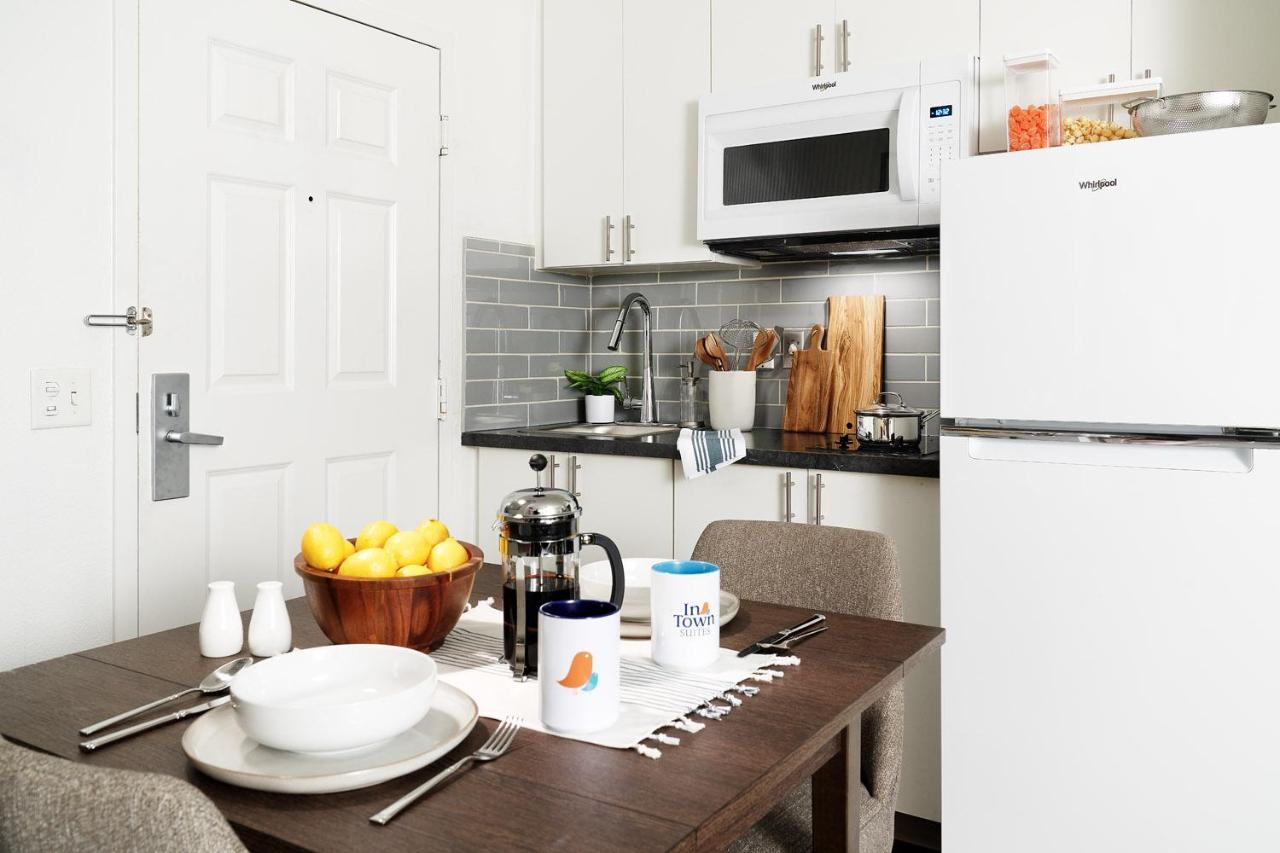 Intown Suites Extended Stay Chicago Il - Elk Grove O'Hare Елк Гроув Вилидж Екстериор снимка
